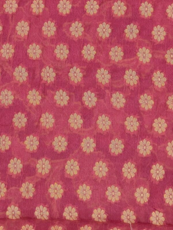 Adrika's luxurious Pure Handloom Banarasi set