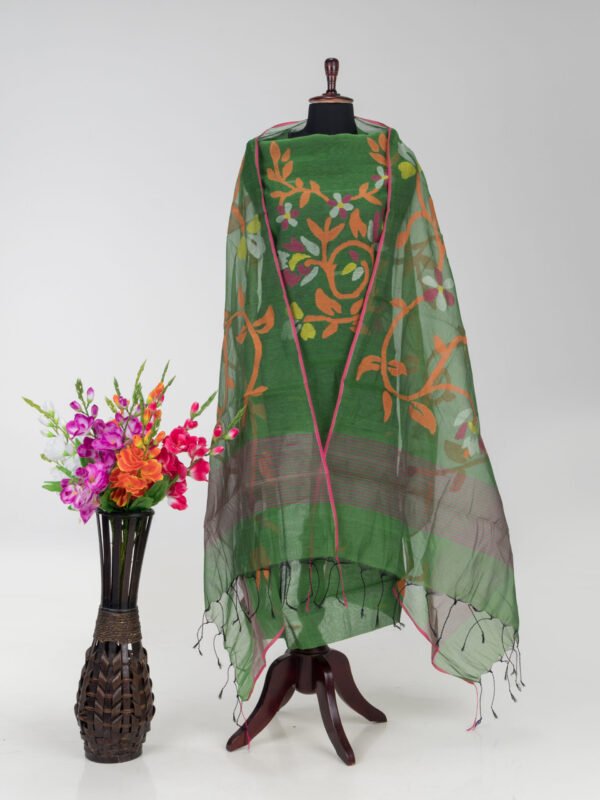 Adrika’s Pure Handloom Muslin Dhakai Jamdani Unstitched Kurti With Dupatta