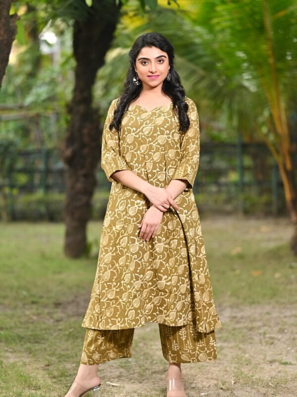 Handcrafted Dabu print cotton kurti and pants ensemble
