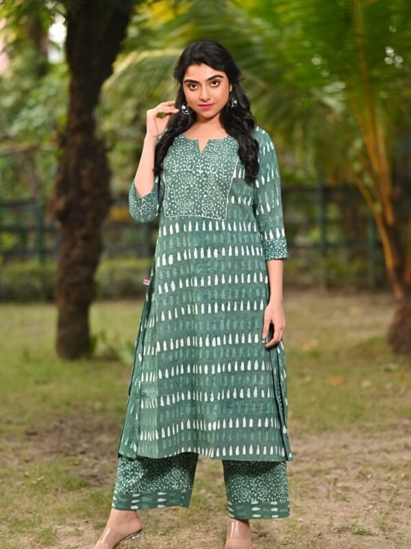 Traditional Dabu print cotton kurti and trousers from Adrika