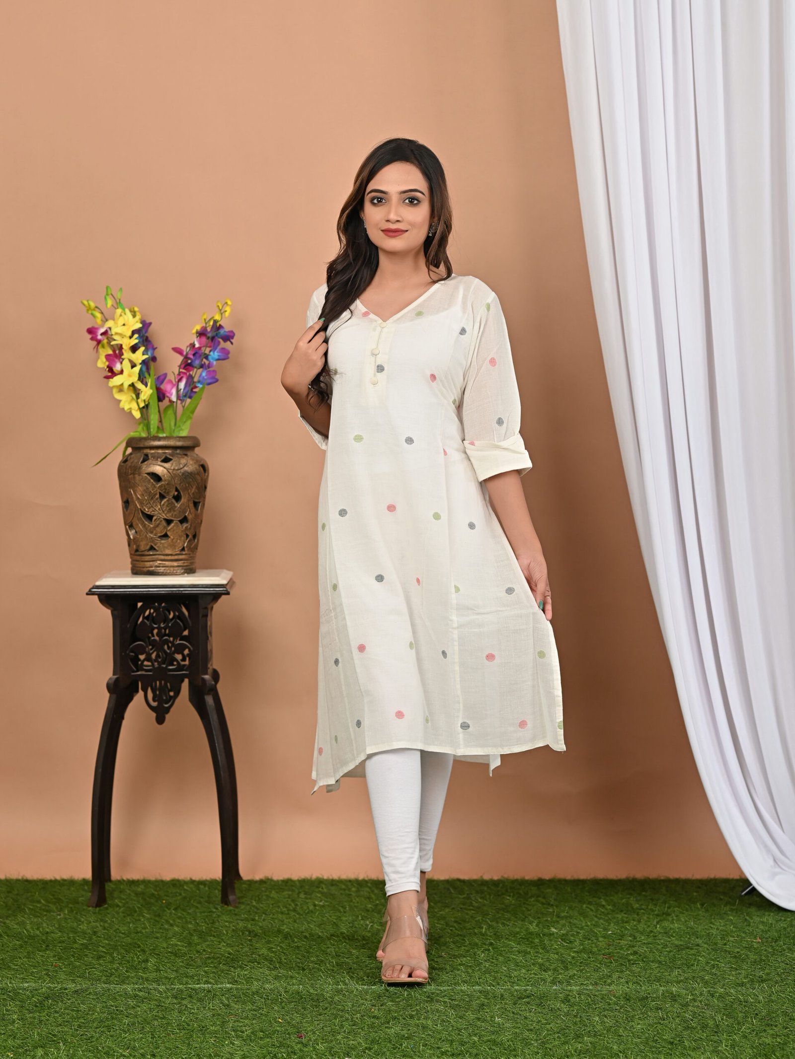 Adrika’s White Handloom Cotton Jamdani Kurti